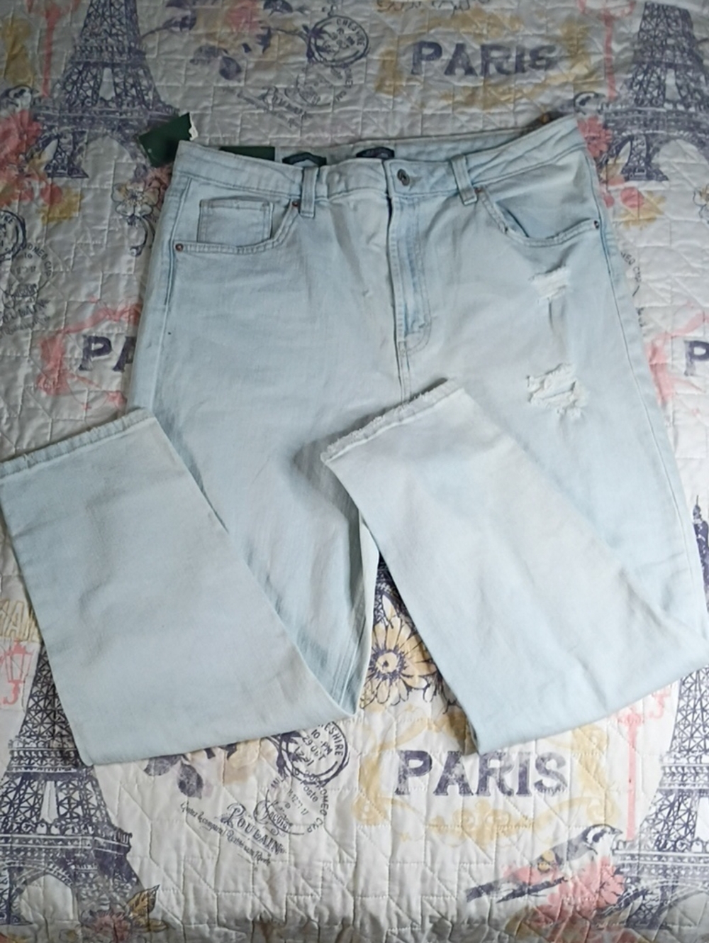 NWT Wild Fable Light Blue High waisted Distressed Mom Jeans Size 14